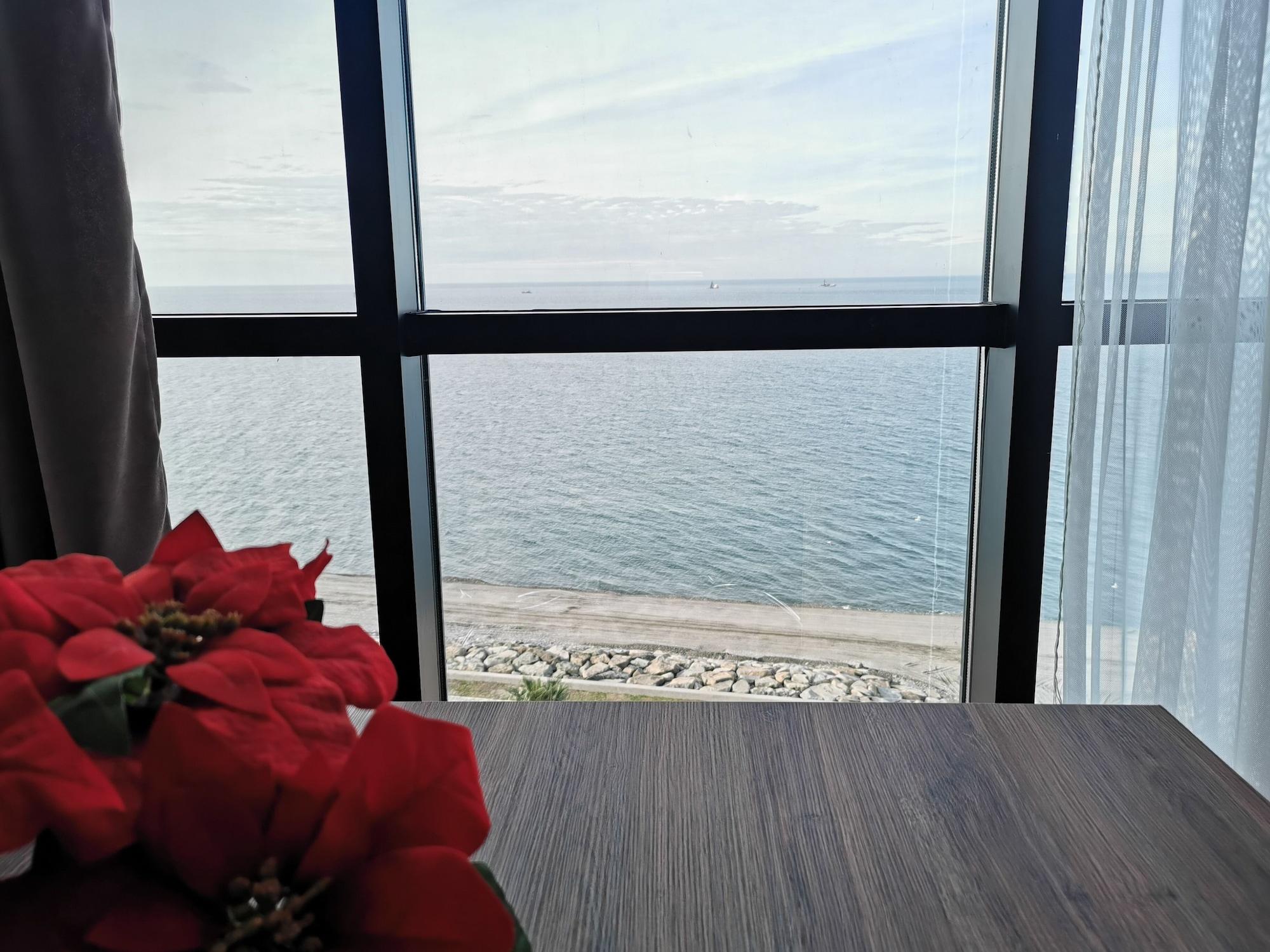 Aqua Batumi Hotel & Apartments エクステリア 写真