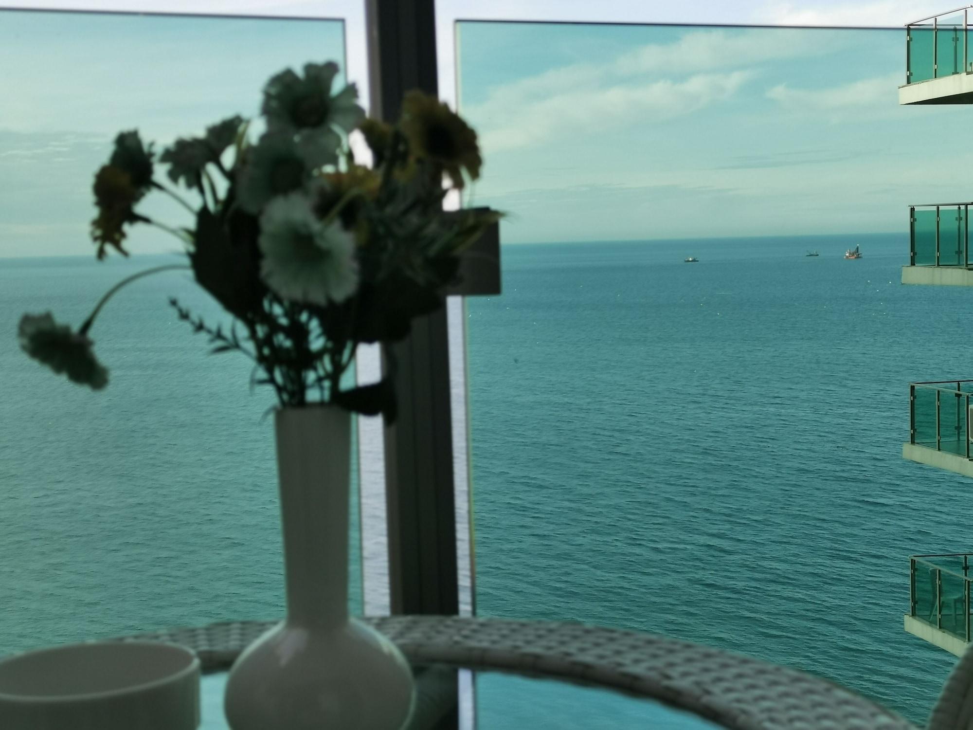 Aqua Batumi Hotel & Apartments エクステリア 写真