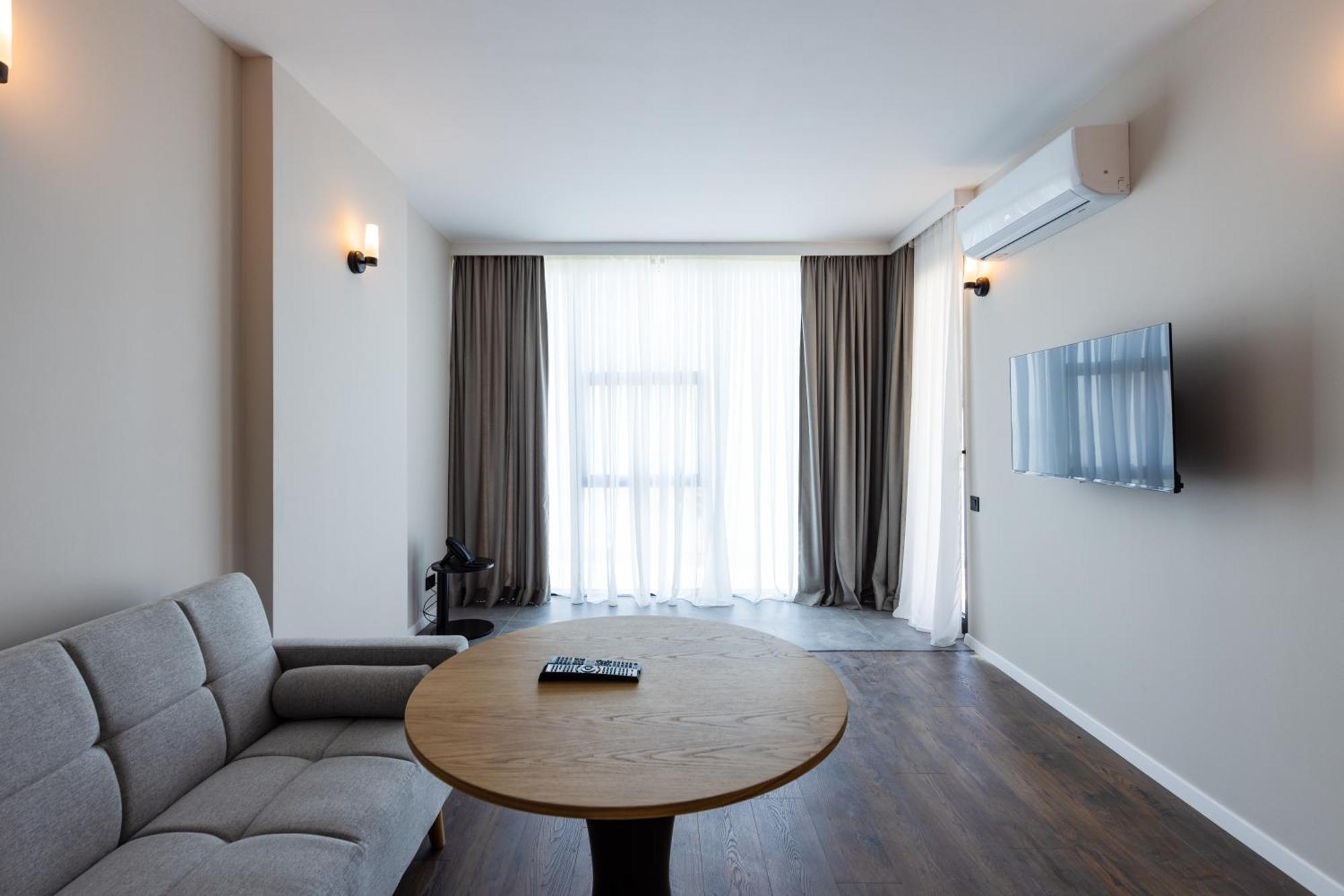 Aqua Batumi Hotel & Apartments エクステリア 写真