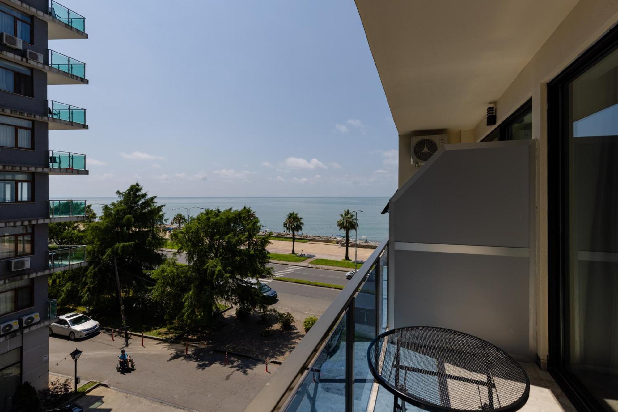 Aqua Batumi Hotel & Apartments エクステリア 写真