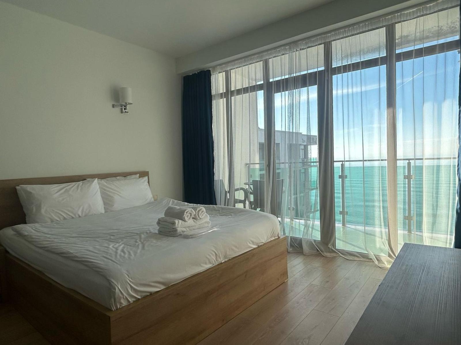 Aqua Batumi Hotel & Apartments エクステリア 写真