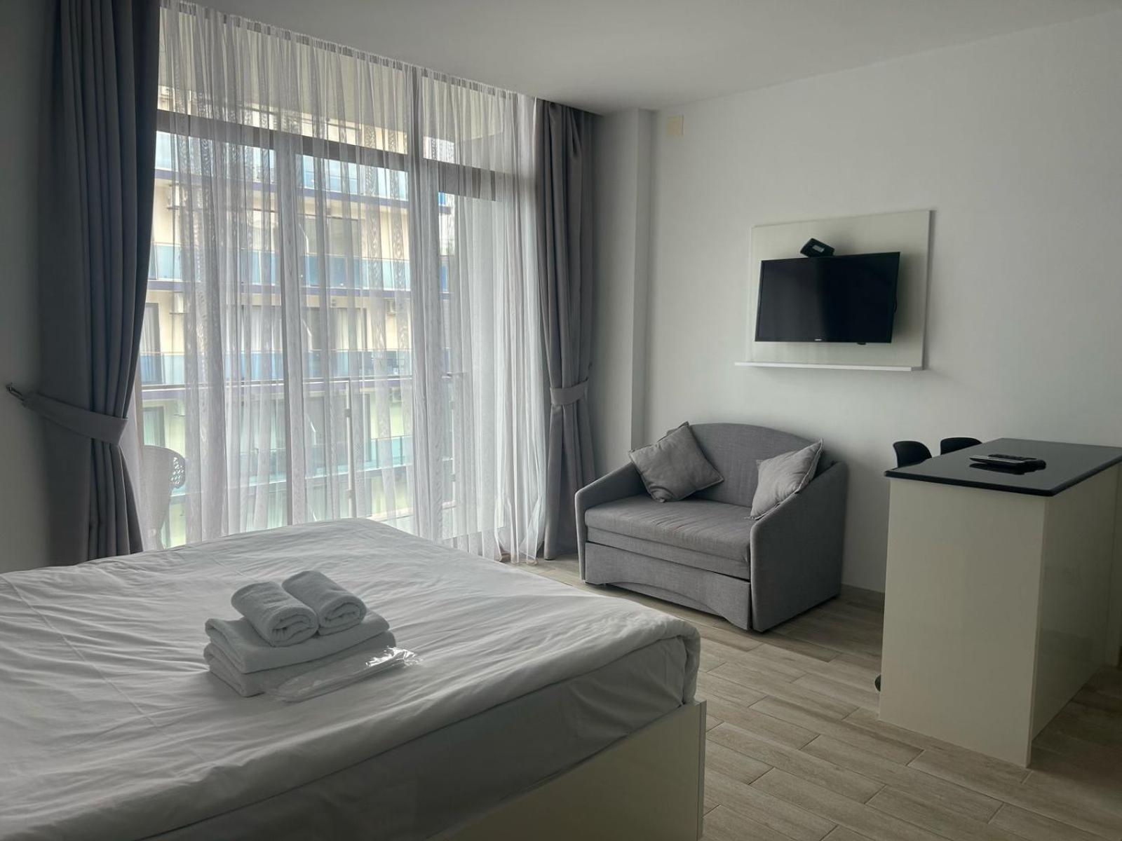 Aqua Batumi Hotel & Apartments エクステリア 写真